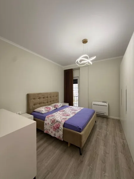 Tirane, jepet me qera apartament 2+1+Ballkon Kati 5, 91 m² (Rruga Panorama, Rezidenca Quartum)