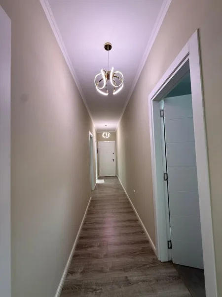 Tirane, jepet me qera apartament 2+1+Ballkon Kati 5, 91 m² (Rruga Panorama, Rezidenca Quartum)