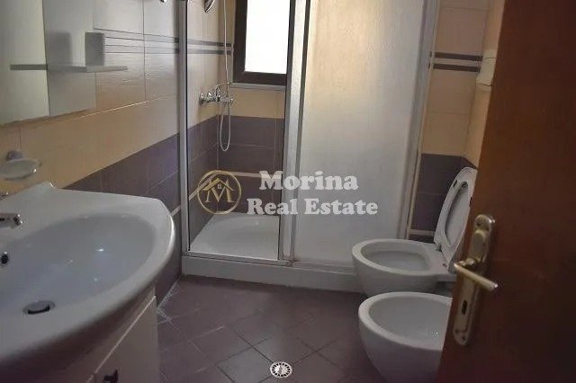 Tirane, jepet me qera apartament 3+1 Kati 5, 125 m² 650 € (Rruga 5 Maji)