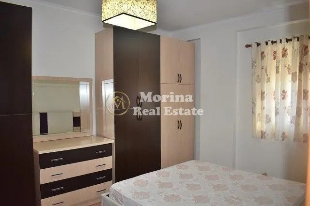 Tirane, jepet me qera apartament 3+1 Kati 5, 125 m² 650 € (Rruga 5 Maji)