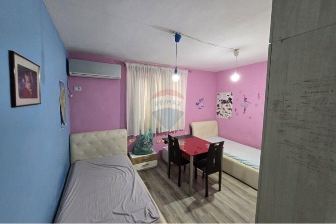Tirane, jepet me qera apartament 2+1+Ballkon Kati 3, 75 m² 750 € (Rruga e Elbasanit)