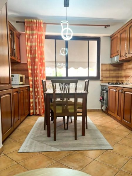 Tirane, jepet me qera apartament 2+1 Kati 3, 80 m² 700 € (Myslym Shyri)