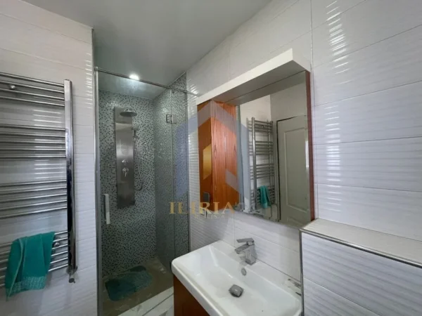 Tirane, shes apartament 3+1+Aneks+Ballkon Kati 9, 183 m² (fusha e avaicionit NDRRIM ME MAKINE 80 MIJ EURO)