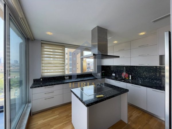 Tirane, shes apartament 3+1+Aneks+Ballkon Kati 9, 183 m² (fusha e avaicionit NDRRIM ME MAKINE 80 MIJ EURO)