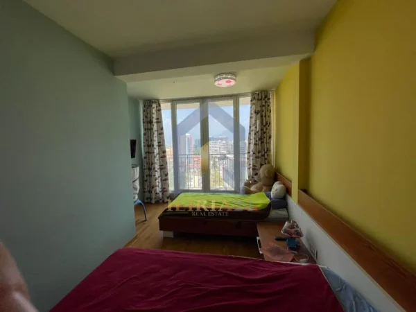 Tirane, shes apartament 3+1+Aneks+Ballkon Kati 9, 183 m² (fusha e avaicionit NDRRIM ME MAKINE 80 MIJ EURO)