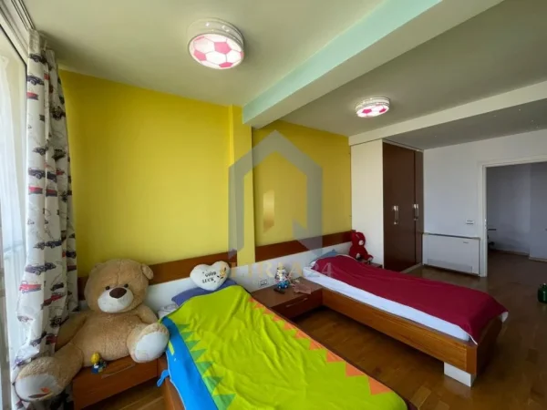 Tirane, shes apartament 3+1+Aneks+Ballkon Kati 9, 183 m² (fusha e avaicionit NDRRIM ME MAKINE 80 MIJ EURO)