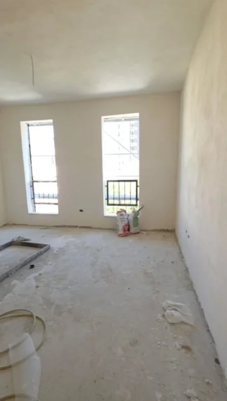 SHITET APARTAMENT 3+1 TEK SHKOLLA OSMAN MYDERIZI