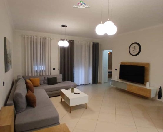 Tirane, jap me qera apartament 1+1+Ballkon Kati 4, 80 m² 1.200 € (Rruga e Kosovareve)