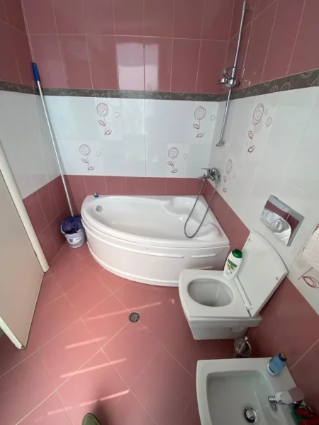 Tirane, jepet me qera apartament 3+1+Aneks Kati 1, 107 m² 600 € (Rezidenca ‘Kodra e Diellit 1’, Tiranë)