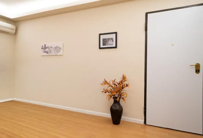 Tirane, jepet me qera ambjent biznesi Kati 1, 25 m² 480 € (pazari i ri)