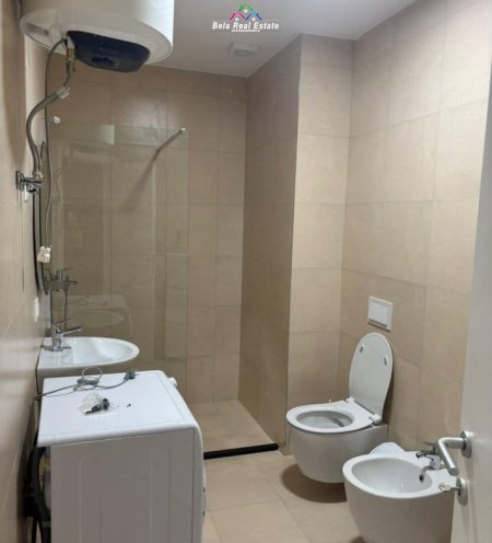 Tirane, jepet me qera apartament 1+1+Ballkon Kati 2, 56 m² 600 € (Liqeni I Thate)