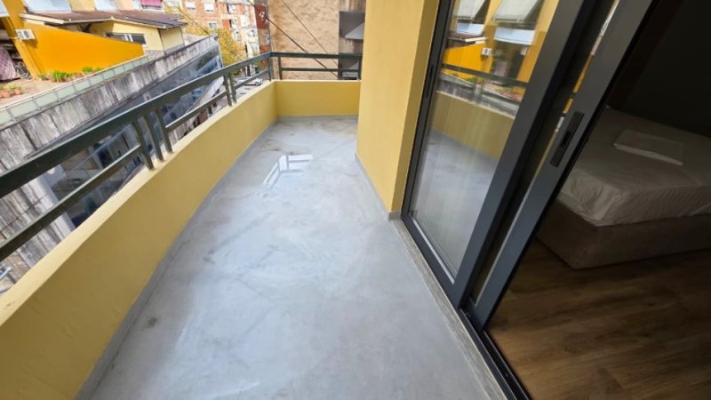 Vlore, jepet me qera apartament 1+1 Kati 4, 65 m² 400 € (Bulevardi Ismail Qemali)