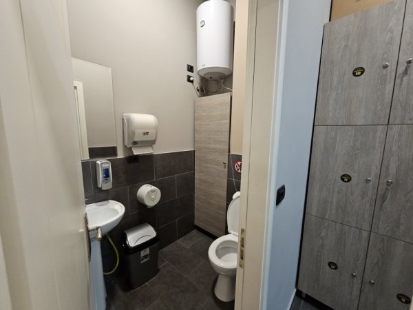 Tirane, shitet ambjent biznesi Kati 0, 102 m² 350.000 € (Ish Ekspozita, Bulevardi Zhan D`ark)