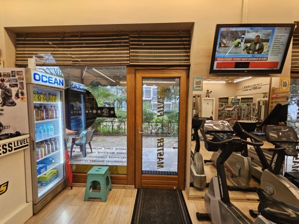 Tirane, shitet ambjent biznesi Kati 0, 102 m² 350.000 € (Ish Ekspozita, Bulevardi Zhan D`ark)