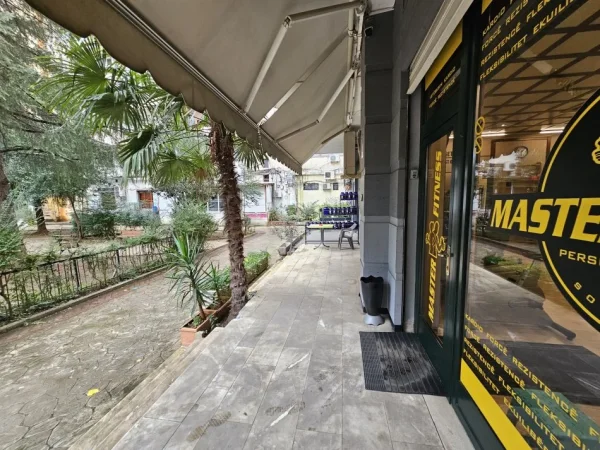 Tirane, shitet ambjent biznesi Kati 0, 102 m² 350.000 € (Ish Ekspozita, Bulevardi Zhan D`ark)