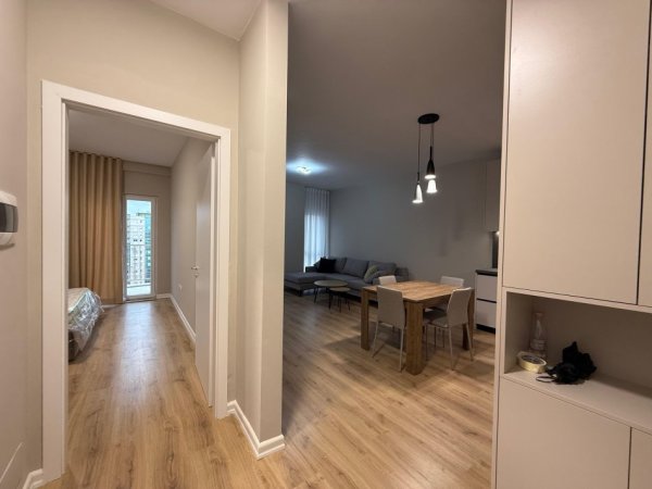 Tirane, jepet me qera apartament 1+1+Ballkon Kati 10, 70 m² 700 € (Zogu i Zi)