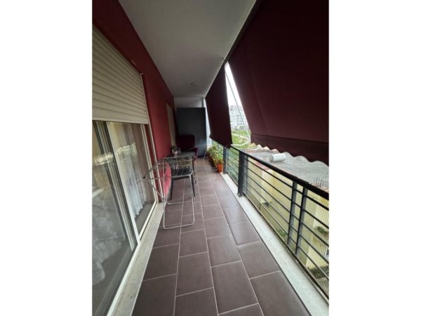 Tirane, jap me qera apartament 2+1+Ballkon Kati 2, 96 m² 450 € (FRESKU)