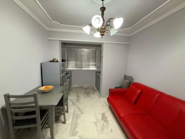 Tirane, jepet me qera apartament 1+1 Kati 2, 59 m² 520 € (Stadiumi Dinamo)