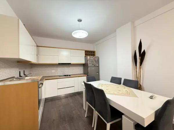 Tirane, shitet apartament 2+1+Ballkon Kati 7, 108 m² 180.000 € (Astiri)