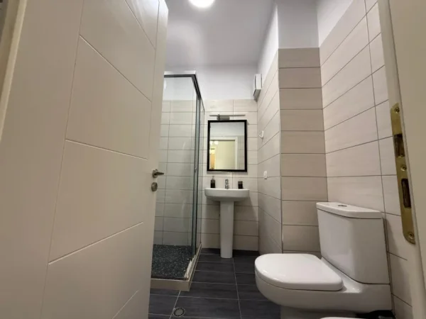 Tirane, shitet apartament 2+1+Ballkon Kati 7, 108 m² 180.000 € (Astiri)