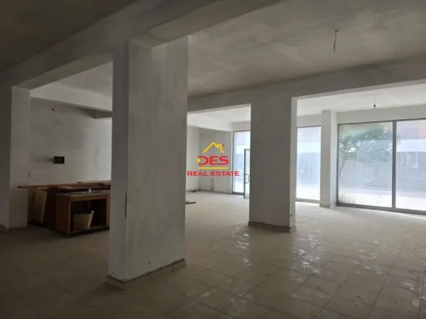 Vlore, shitet ambjent biznesi Kati 0, 225 m² (Orikum)