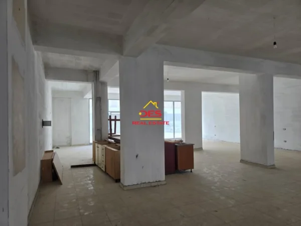 Vlore, shitet ambjent biznesi Kati 0, 225 m² (Orikum)