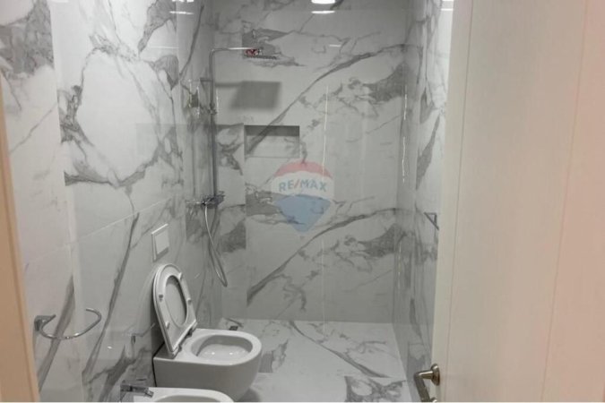 Tirane, jepet me qera apartament 2+1 Kati 1, 155 m² 1.000 € (Liqeni i thate, Tirane)