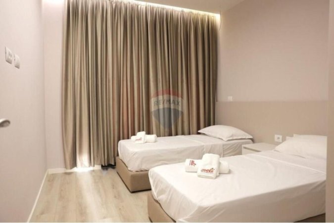 Tirane, jepet me qera apartament+verande | Penthouse 1+1+Ballkon , 142 m² 5.500 € (Rruga 5 Maji, Tirane)