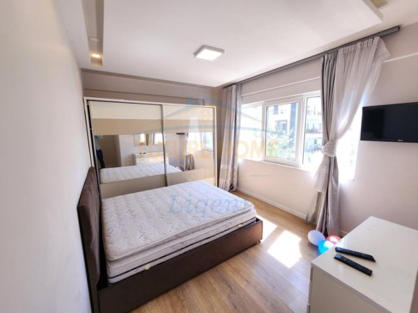 Tirane, shitet apartament 2+1 Kati 4, 112 m² 220.000 € 