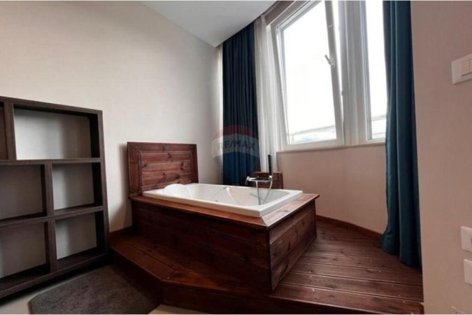 Tirane, jepet me qera apartament 1+1 Kati 11, 84 m² 1.040 € (Dinamo, Tirane)