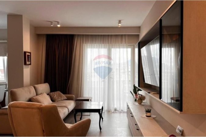 Tirane, jepet me qera apartament 1+1 Kati 11, 84 m² 1.040 € (Dinamo, Tirane)