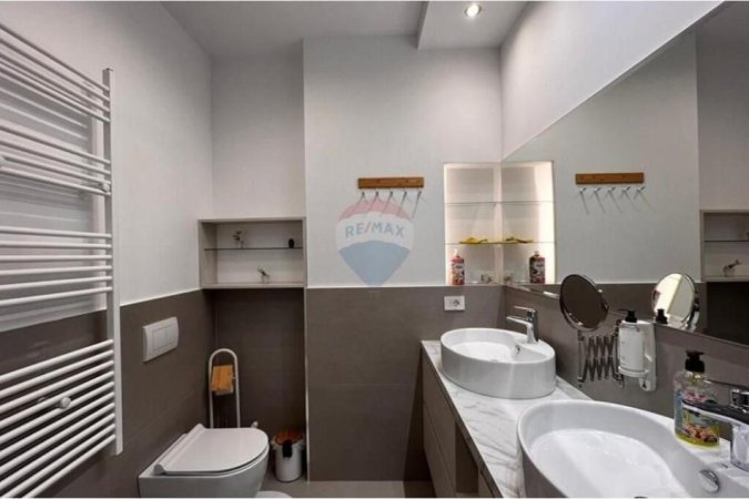 Tirane, jepet me qera apartament 1+1 Kati 11, 84 m² 1.040 € (Dinamo, Tirane)