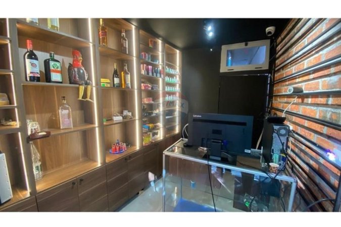 Tirane, jepet me qera dyqan Kati 0, 15 m² 250 € (Rruga e Elbasanit)