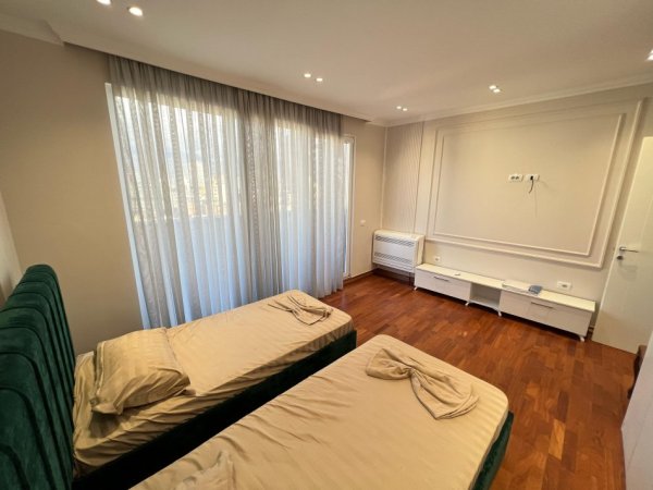 Tirane, jepet me qera apartament 2+1 Kati 9, 110 m² 1.600 € 