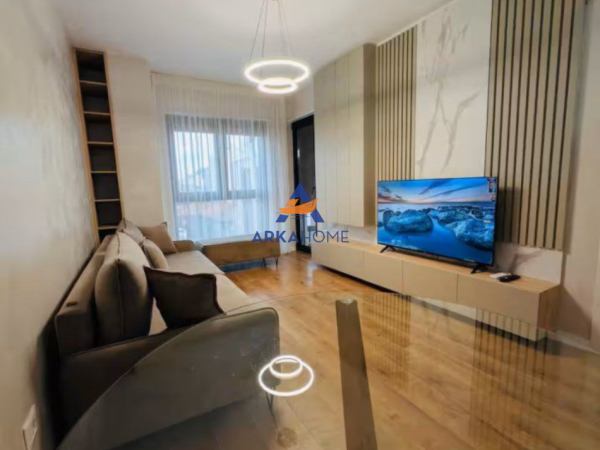 Tirane, jepet me qera apartament 2+1+Ballkon Kati 4, 80 m² 900 € 