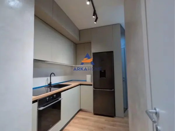 Tirane, jepet me qera apartament 2+1+Ballkon Kati 4, 80 m² 900 € 