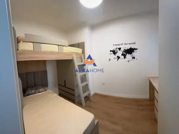 Tirane, jepet me qera apartament 2+1+Ballkon Kati 4, 80 m² 900 € 