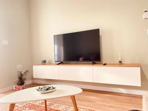 Tirane, jepet me qera apartament 2+1 Kati 3, 90 m² 650 € (Ambasada Amerikane)