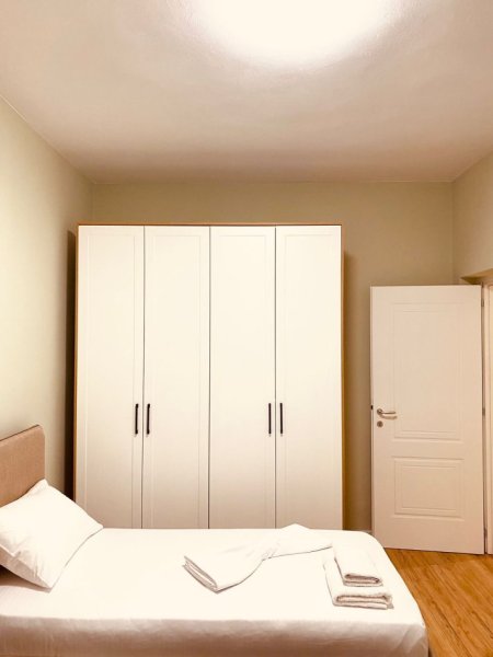 Tirane, jepet me qera apartament 2+1 Kati 3, 90 m² 650 € (Ambasada Amerikane)