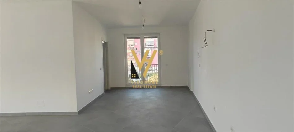 Tirane, jepet me qera zyre Kati 5, 220 m² 2.500 € (9 KATESHET)