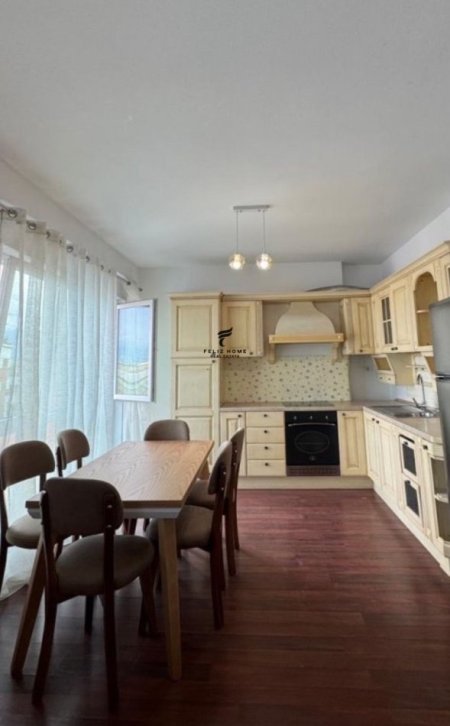 Tirane, jepet me qera apartament 2+1 Kati 4, 110 m² 700 € (KOMUNA E PARISIT)