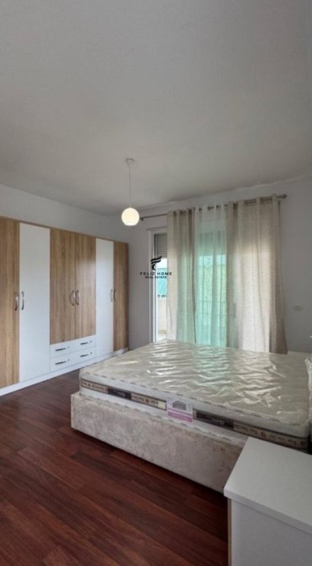 Tirane, jepet me qera apartament 2+1 Kati 4, 110 m² 700 € (KOMUNA E PARISIT)