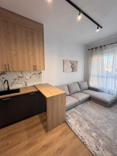 Tirane, jepet me qera apartament 1+1+Ballkon Kati 7, 62 m² 550 € (ALI DEMI)