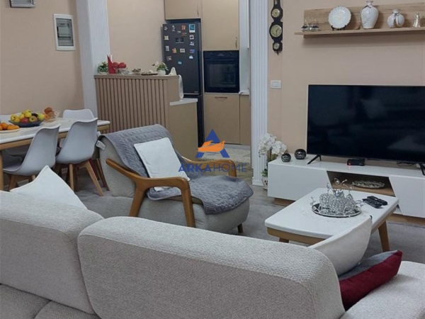 Tirane, shitet 2+1+Ballkon Kati 1, 82 m² 225.000 € 