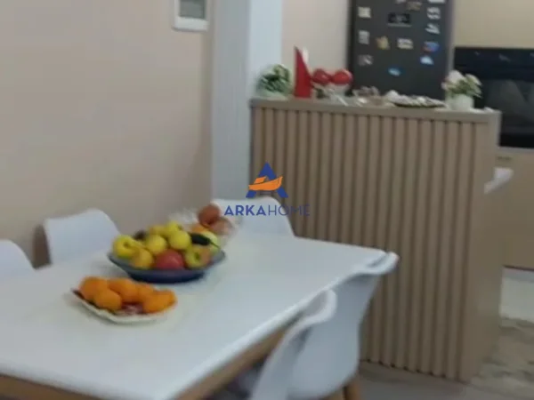 Tirane, shitet 2+1+Ballkon Kati 1, 82 m² 225.000 € 