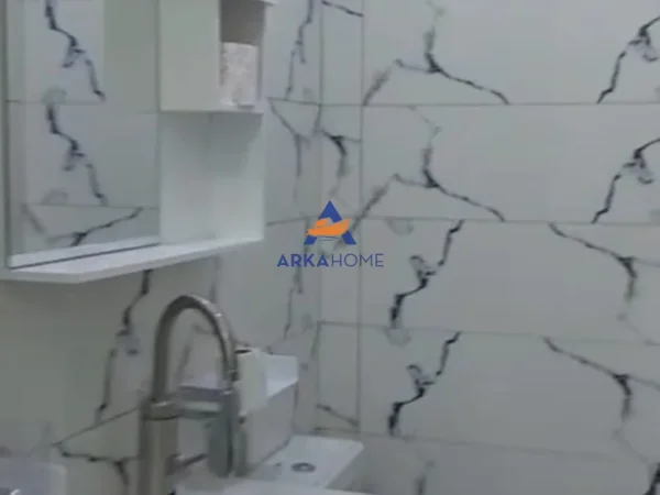 Tirane, shitet 2+1+Ballkon Kati 1, 82 m² 225.000 € 