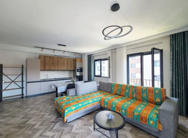 Tirane, jepet me qera apartament 3+1 Kati 2, 136 m² 1.000 € (Shkolla e Kuqe.)
