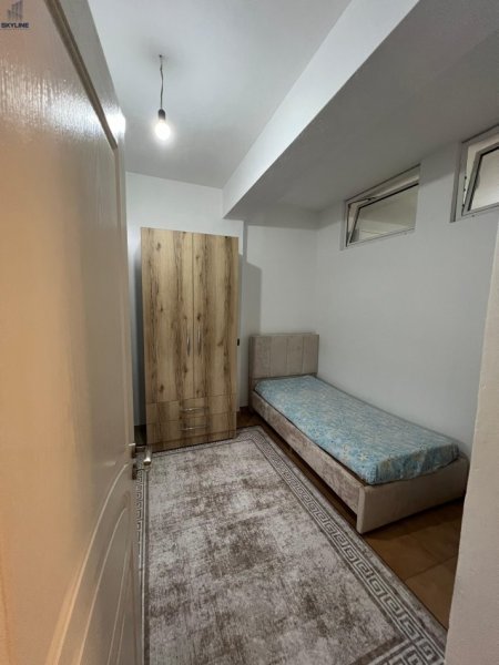 Tirane, jepet me qera apartament 2+1 Kati 1, 90 m² 450 € (Yzberisht)