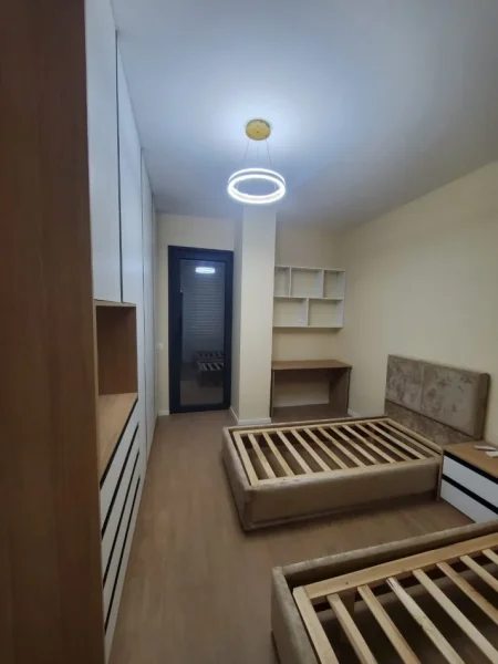 Tirane, jepet me qera apartament 2+1 Kati 2, 90 m² 850 € (Fusha e Aviacionit)