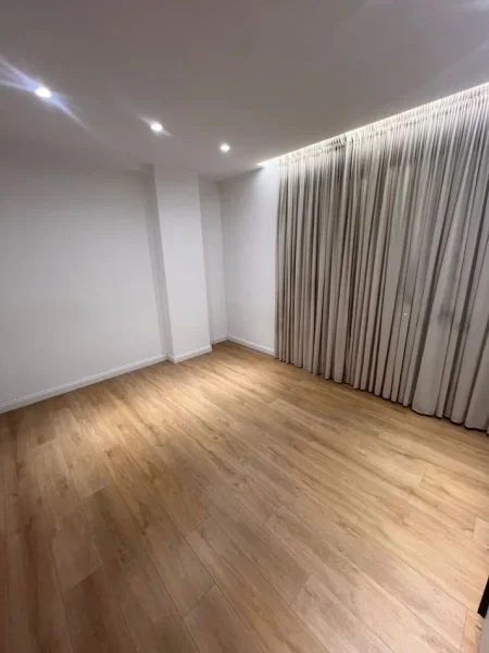 Tirane, jepet me qera apartament 2+1 Kati 2, 90 m² 850 € (Fusha e Aviacionit)
